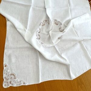 BATTENBERG LACE TABLE CLOTH